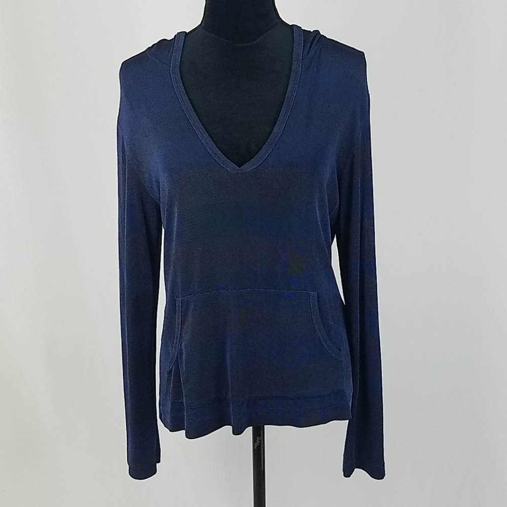 Chico's Travelers‎ S/0 blue hoodie kangaroo pockets